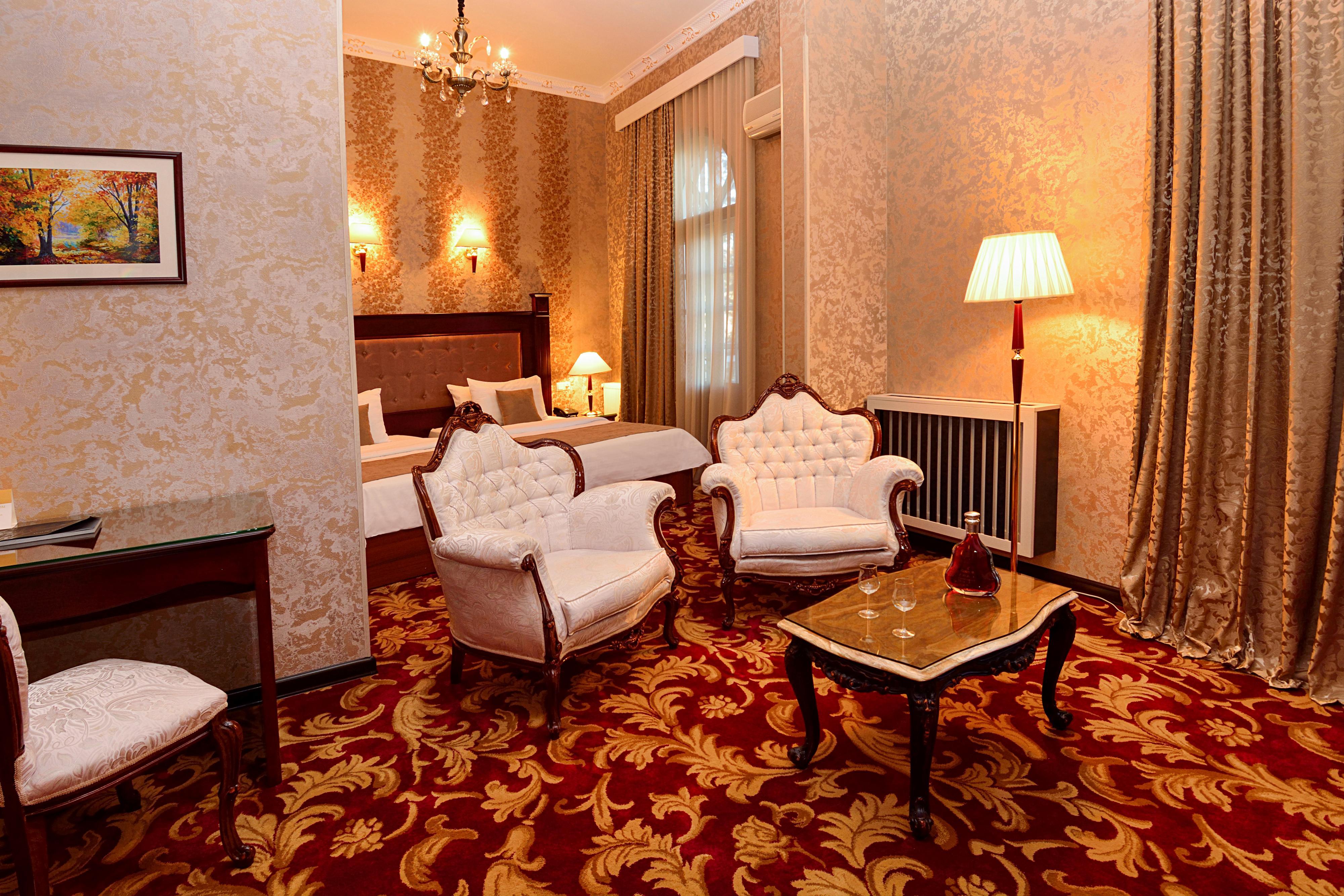 River Side Hotel 5*