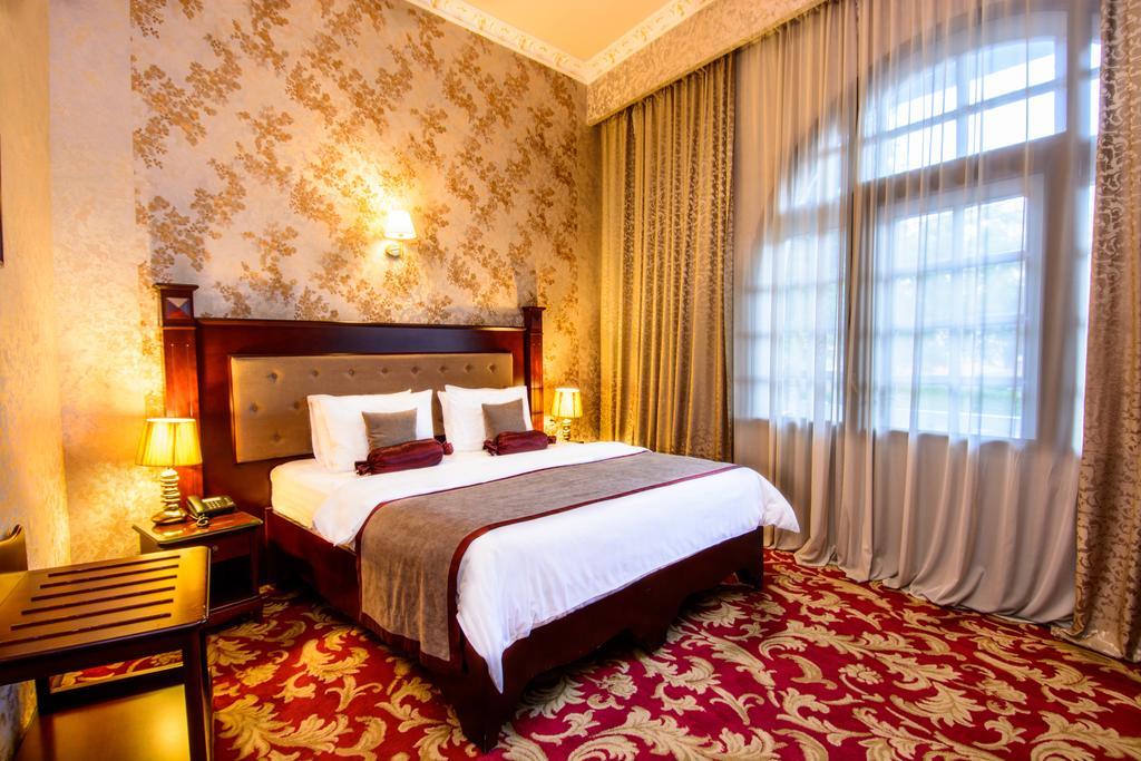 River Side 5* Tbilisi